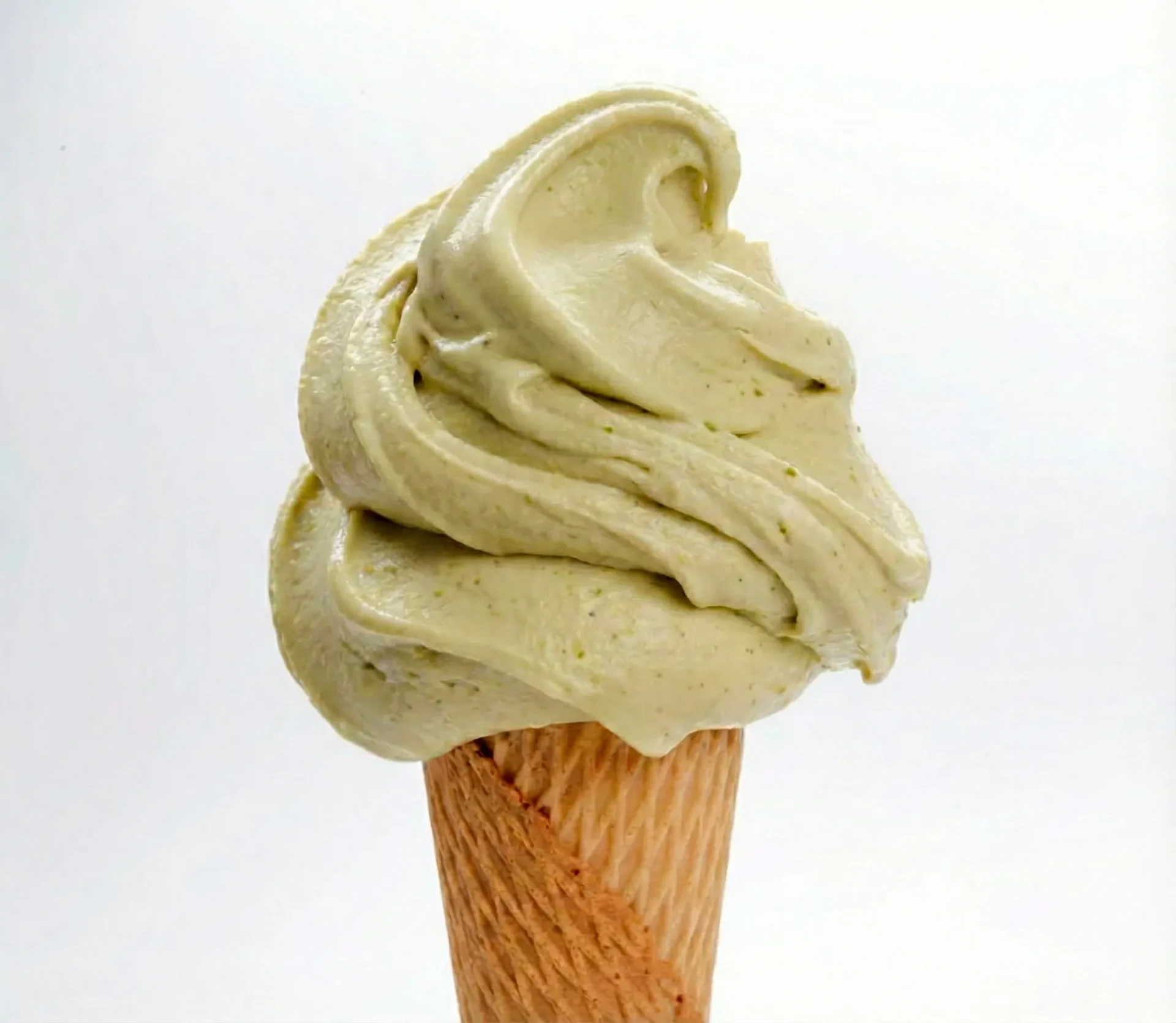 Helado de pistacho en cucurucho