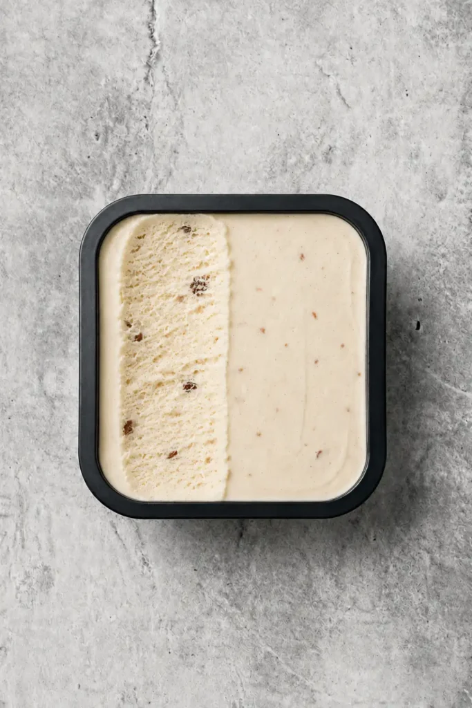 Rum-Rosinen-Eis, von oben gesehen